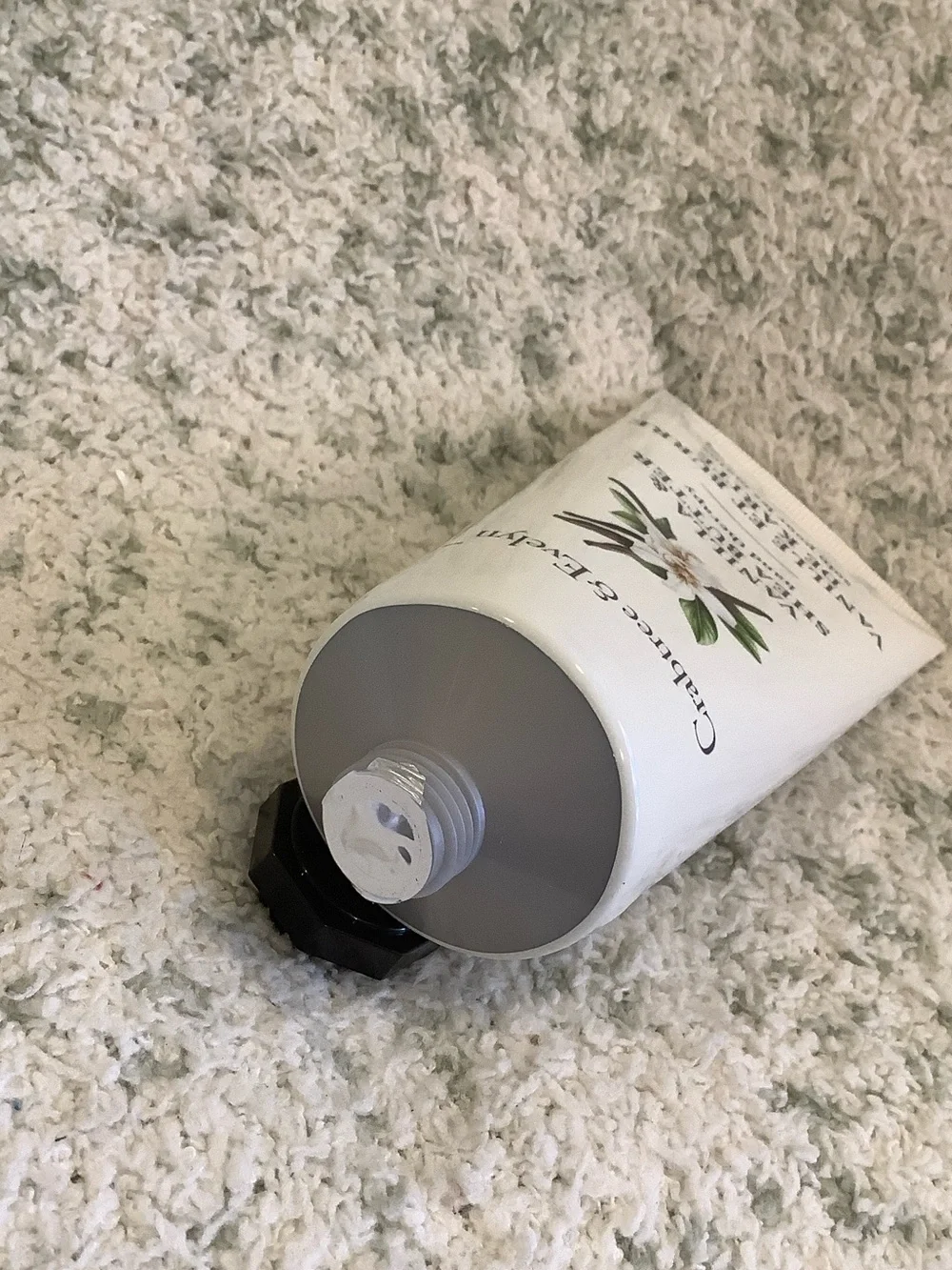 Crabtree & Evelyn Scented Vanilla & Shea Butter Hand Therapy Hand Cream NWT 3.5